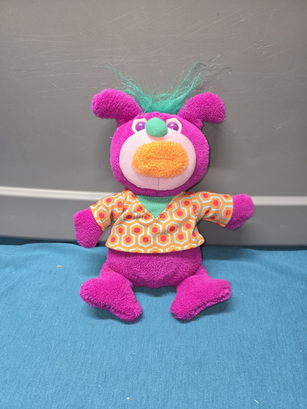 Sing-a-Ma-Jigs! Magenta w/ Orange Geometric Shirt